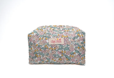 Lee Pouch